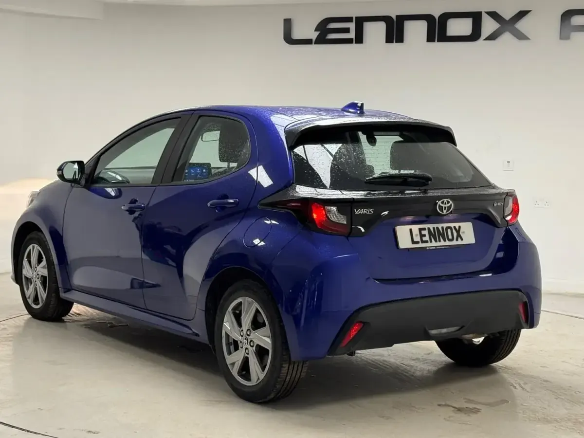 Usata Toyota Yaris Hybrid 2024 Blu Utilitaria