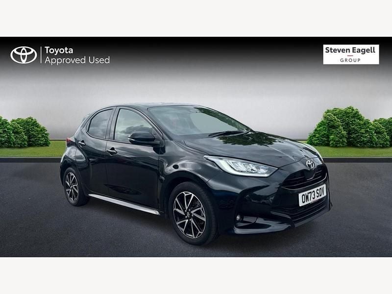 Black Used 2024 Toyota Yaris Hybrid Design Hatchback | £16,983 (Good price) - Image 1/3