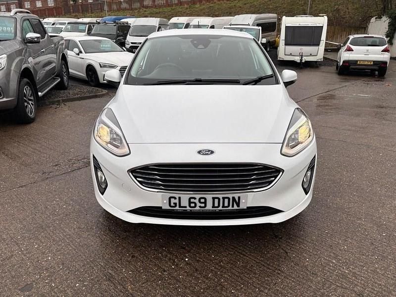 Used Ford Fiesta Titanium 85 HP (62 kW) 2019 White Hatchback
