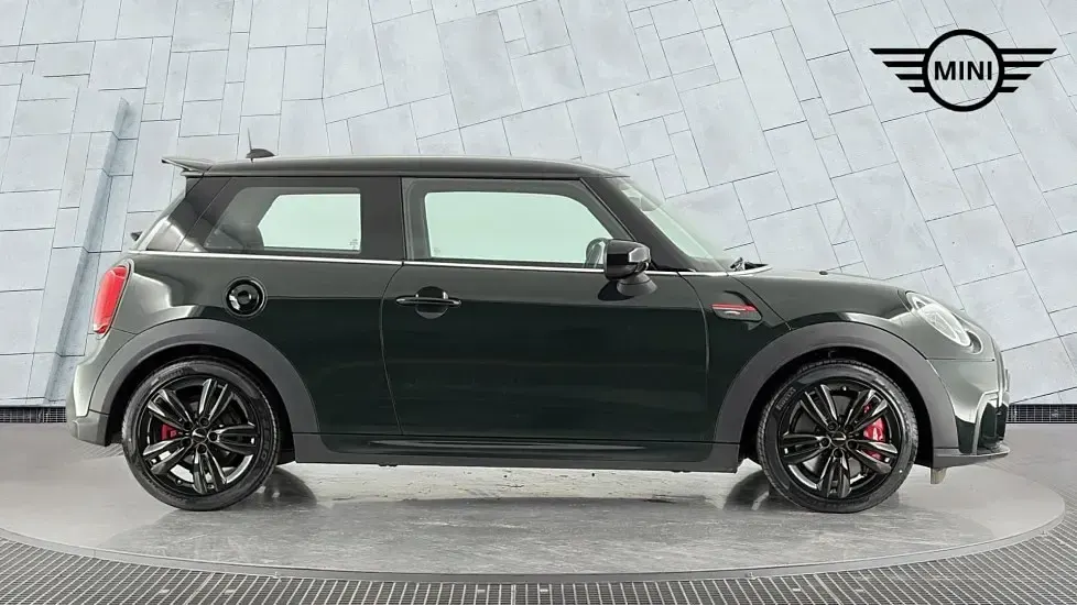 Used Mini John Cooper Works Hatch 228 HP (167 kW) 2022 Green Hatchback