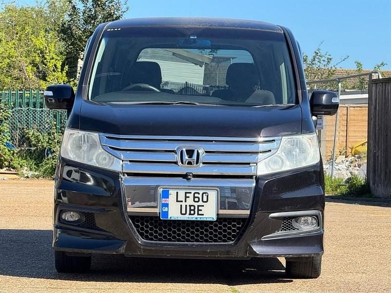 Używany Honda Stepwgn 2021 Czarny Minivan