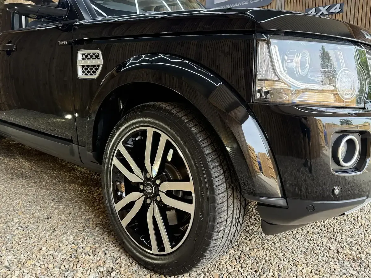 Used Land Rover Discovery 4 HSE Luxury 255 HP (187 kW) 2015 Black SUV