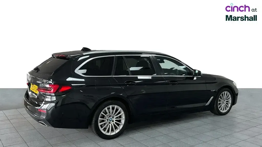 Used BMW 530e Comfort Edition 292 HP (214 kW) 2023 Black sapphire Estate