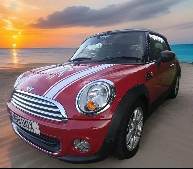 Begagnad Mini ONE 98 HK (72 kW) 2011 Röd Halvkombi