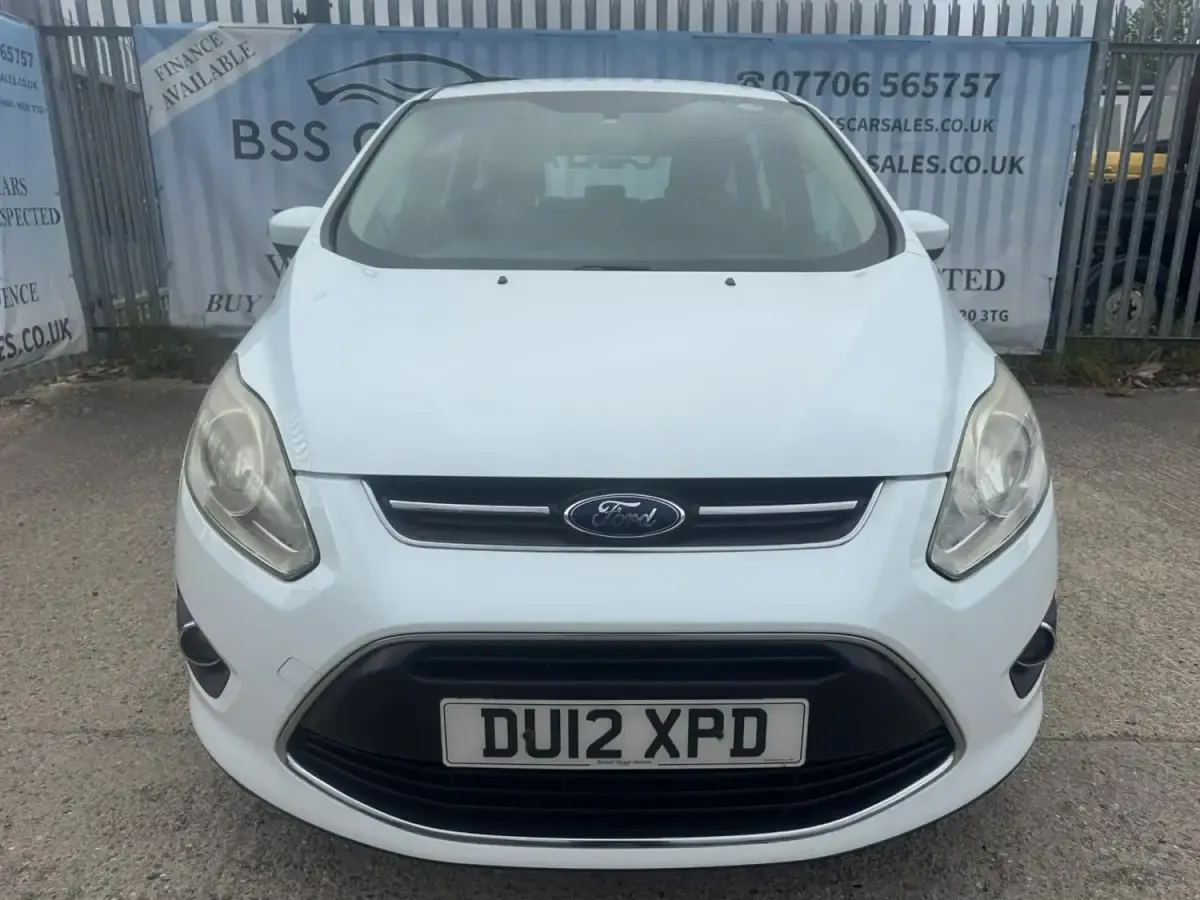 Begagnad Ford C-MAX Zetec 115 HK (84 kW) 2012 Vit Minibuss