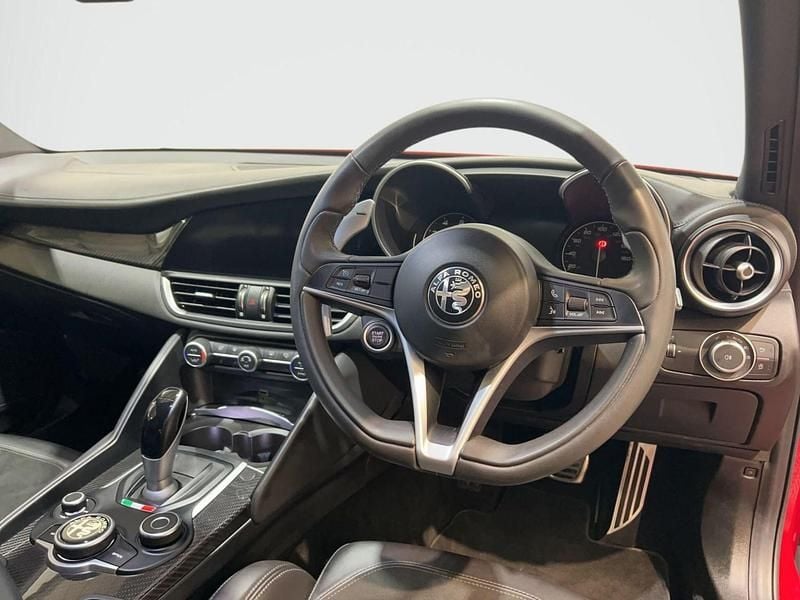 Used Alfa Romeo Giulia Ti 320 HP (235 kW) 2020 Red Sedan