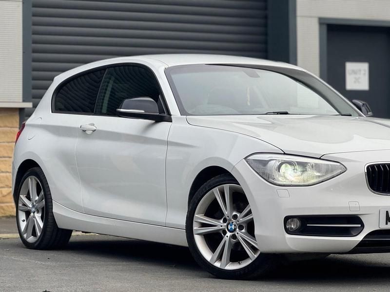 Used BMW 116 Sport Line 2014 White Hatchback