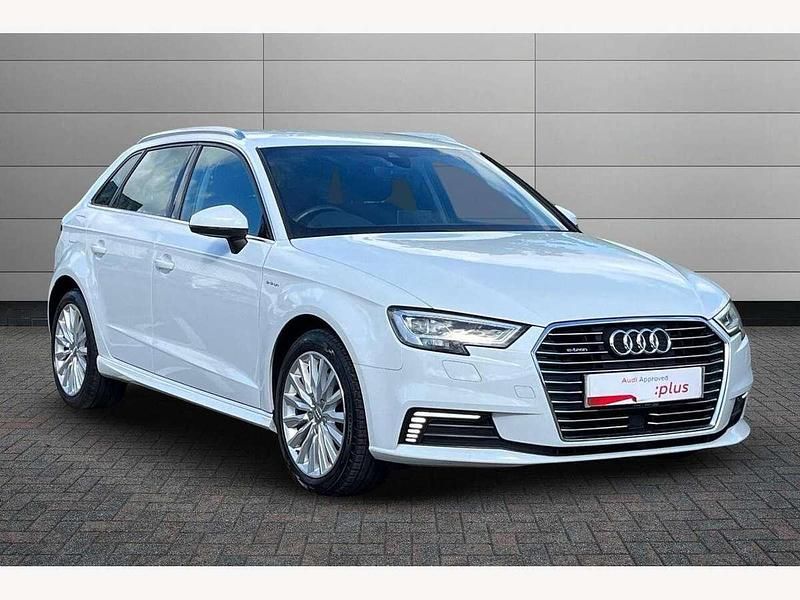 White Used 2018 Audi A3 e-tron Advanced Hatchback | £13,995 (Fair price) - Image 1/4