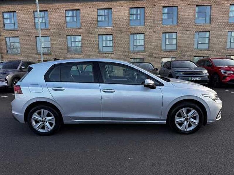 Used VW Golf VIII Life 130 HP (95 kW) 2021 Silver Hatchback