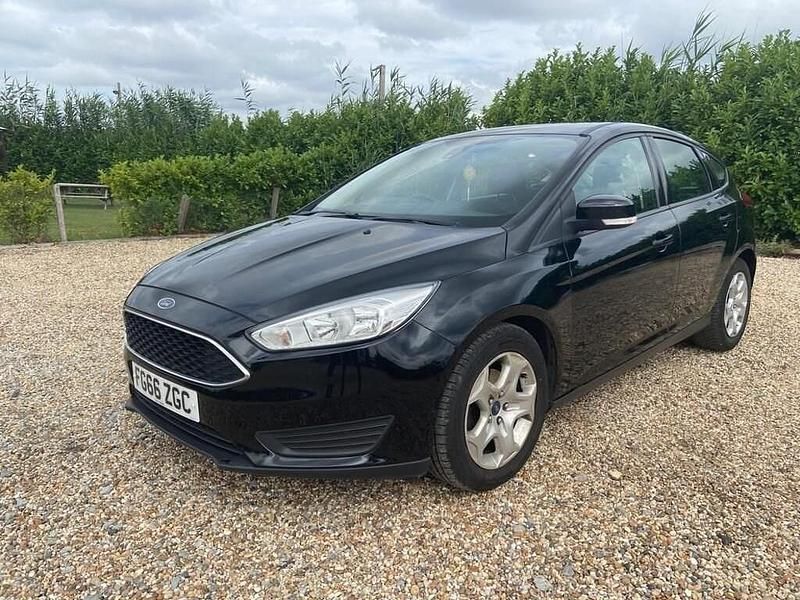 Used Ford Focus Style 100 HP (73 kW) 2017 Black Hatchback