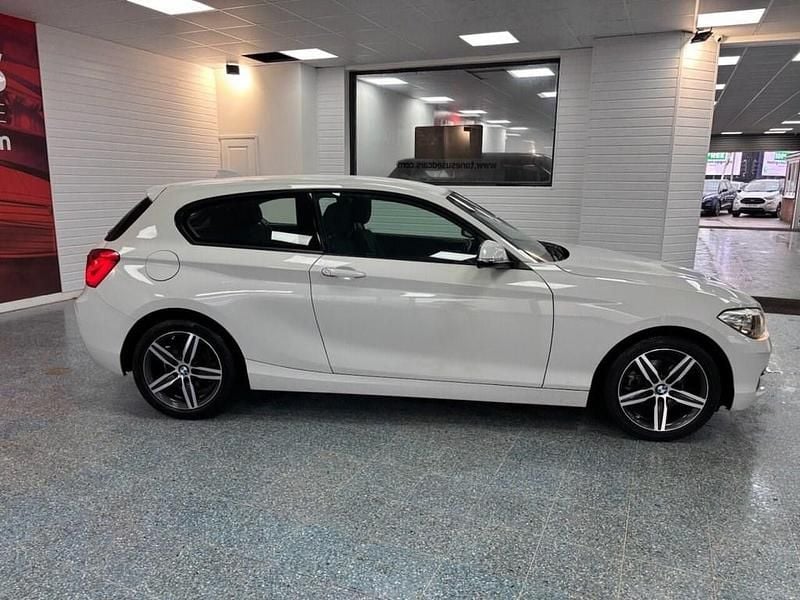 Used BMW 118 Sport Line 136 HP (100 kW) 2019 White Hatchback