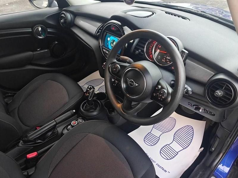 Used Mini Cooper Classic 136 HP (100 kW) 2019 Blue Hatchback