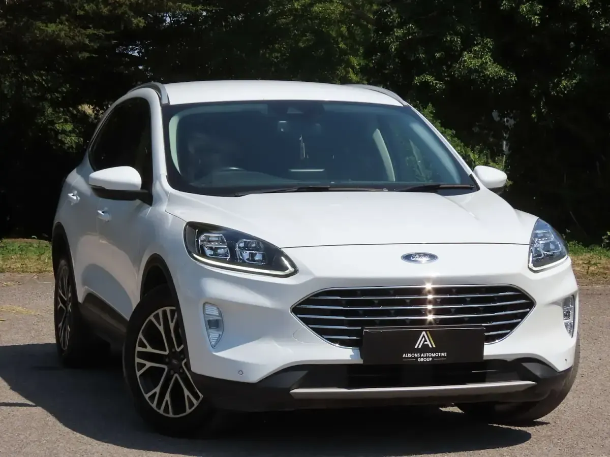 Used Ford Kuga Titanium 120 HP (88 kW) 2020 White SUV