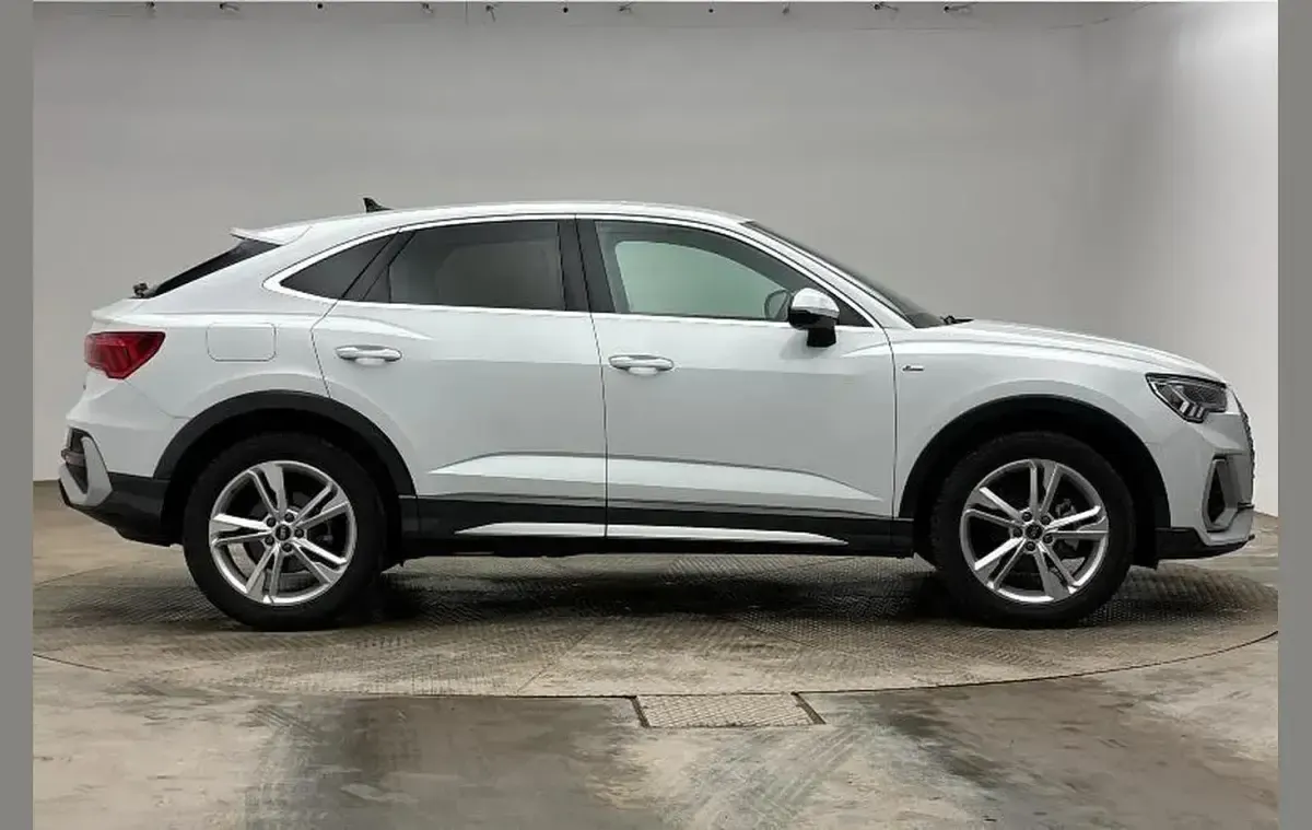 New Audi Q3 S-Line 150 HP (110 kW) 2026 White SUV