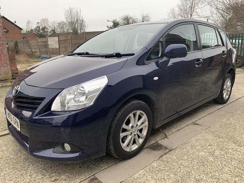 Blue Used 2011 Toyota Verso MPV | £2,890 (Fair price) - Image 1/4