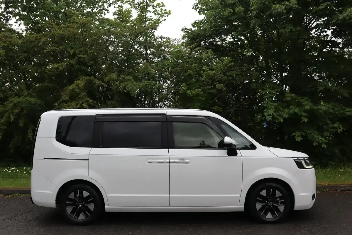Used Honda Stepwgn Hybrid 2022 White MPV