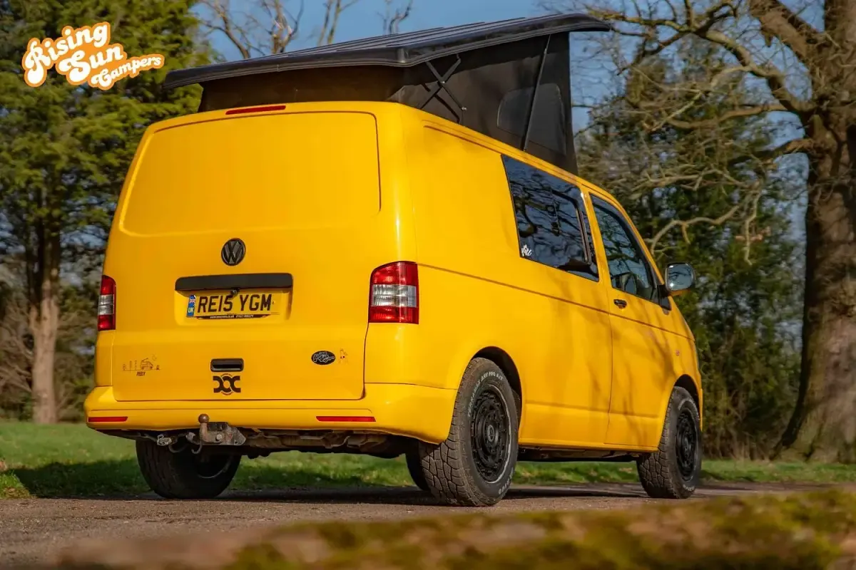 Used VW T5 138 HP (101 kW) 2015 Yellow Van