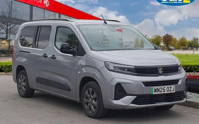 Used Vauxhall Combo Ultimate 100 kW (136 HP) 2026 MPV