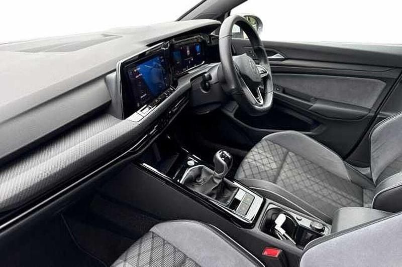 Used VW Golf VIII R-line 150 HP (110 kW) 2024 White Hatchback