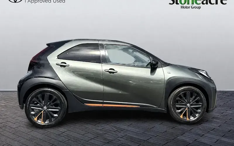 Used Toyota Aygo X Edition 72 HP (52 kW) 2022 Green SUV