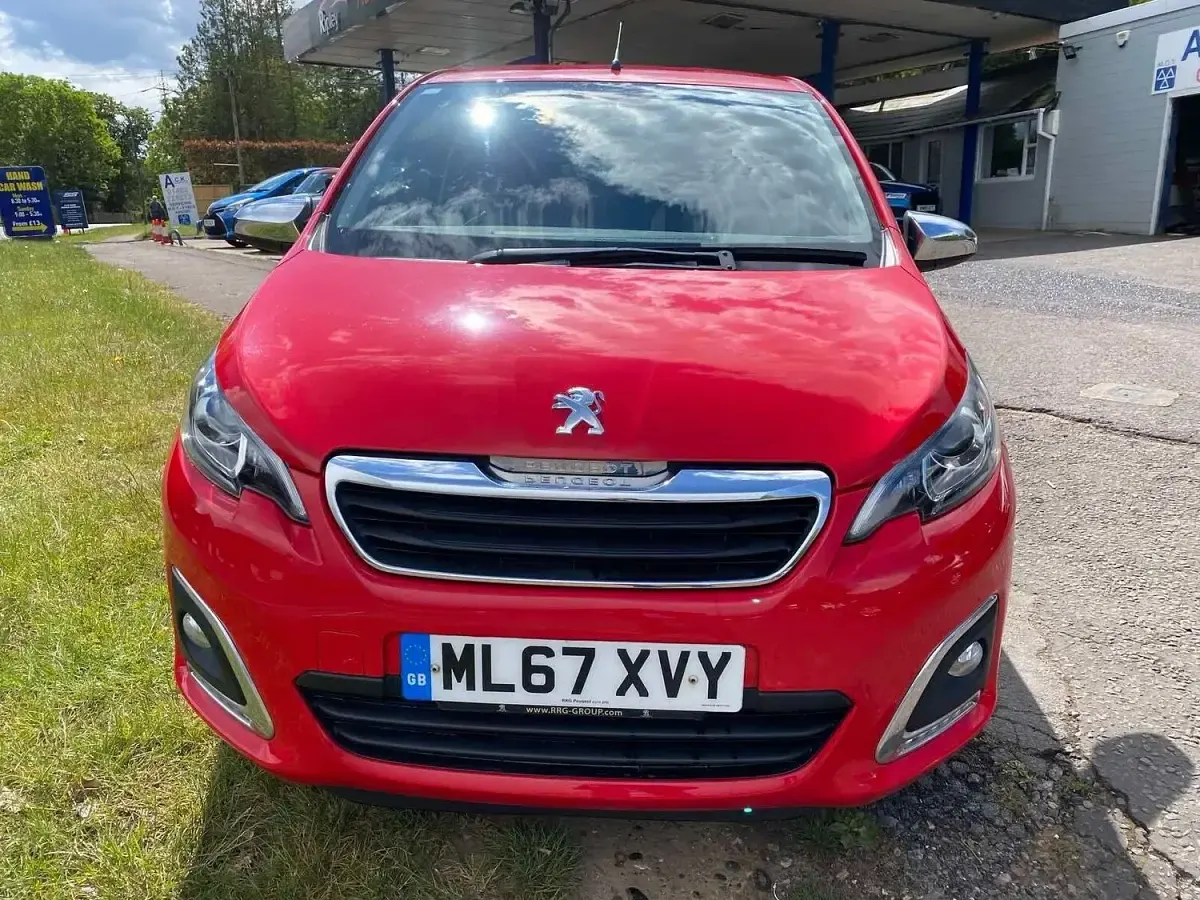 Used Peugeot 108 Collection 82 HP (60 kW) 2017 Red Hatchback