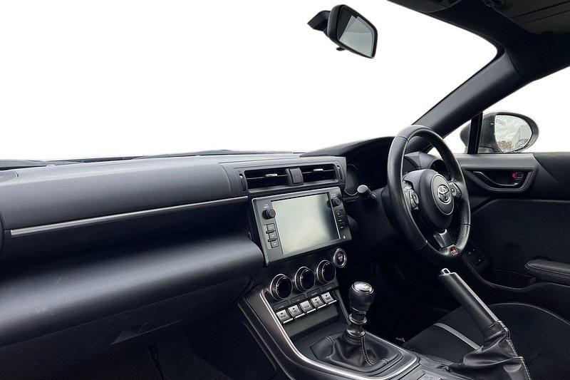 Used Toyota GR86 235 HP (172 kW) 2022 Silver Coupe