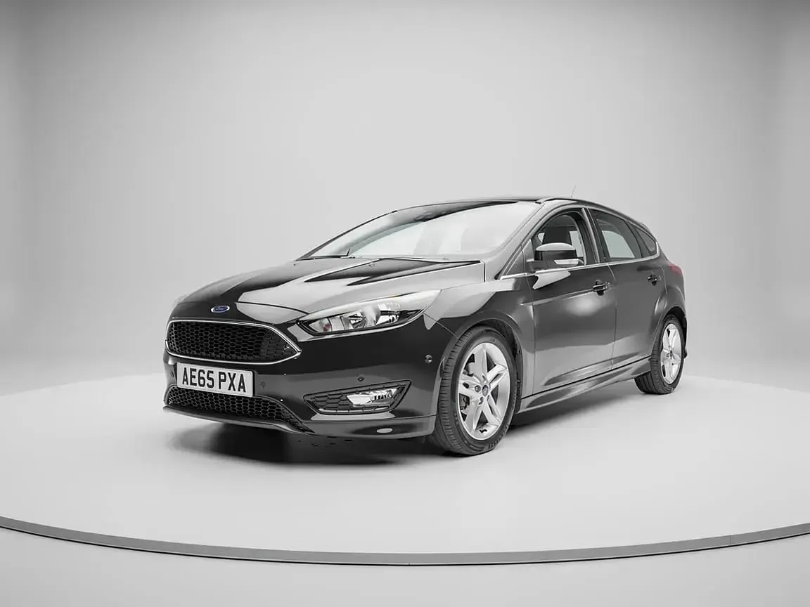 Used Ford Focus Zetec 125 HP (91 kW) 2015 Black Hatchback