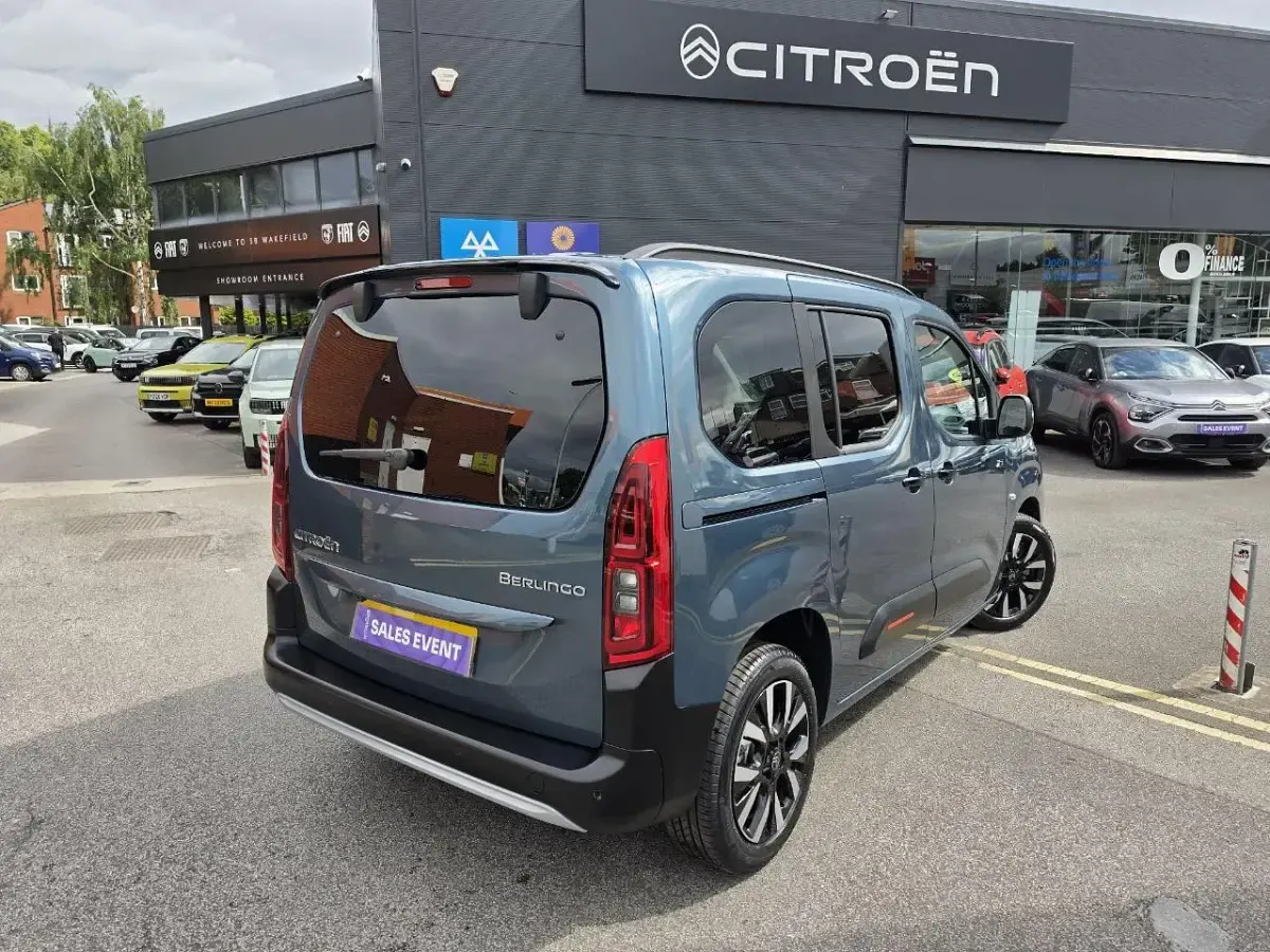 New Citroën Berlingo 128 HP (94 kW) 2026 Blue MPV