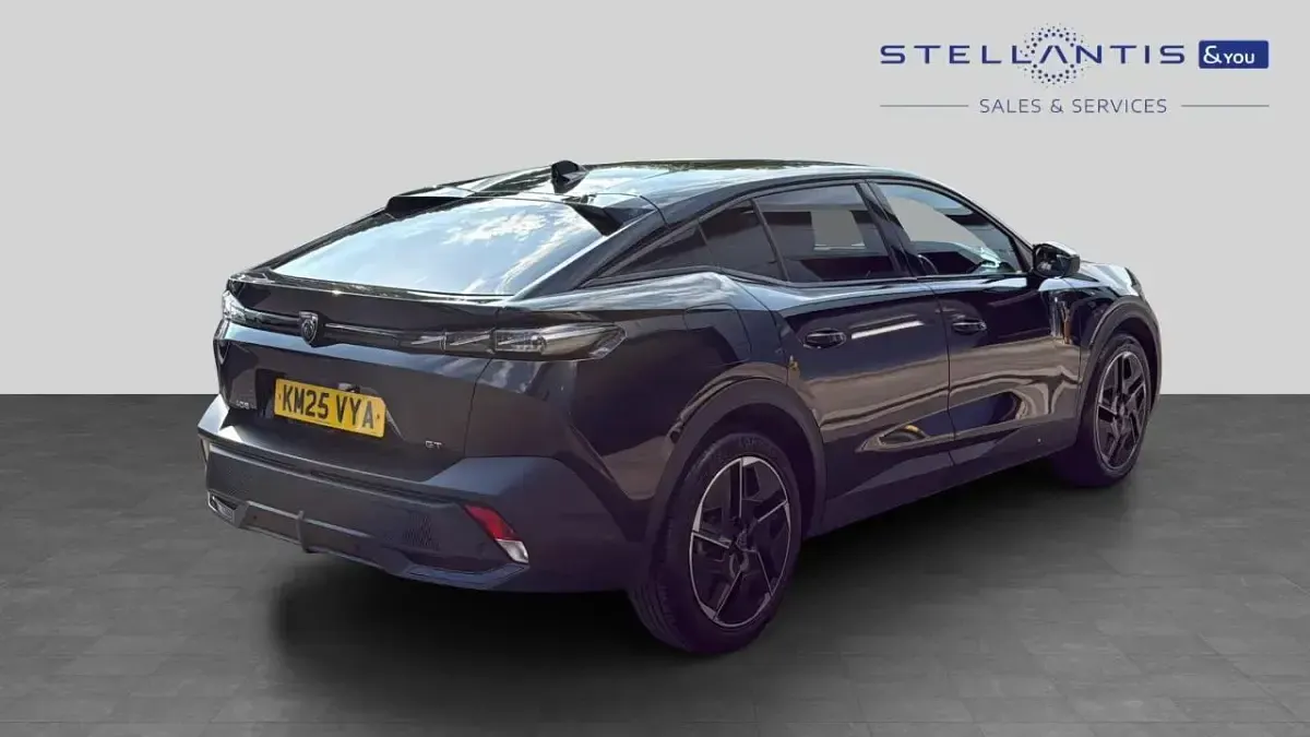 Usado Peugeot 408 GT 134 CV (98 kW) 2025 Negro SUV