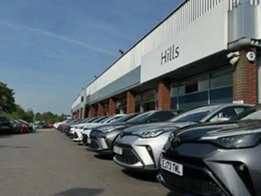 Used Toyota C-HR Design 140 HP (102 kW) 2025 White SUV