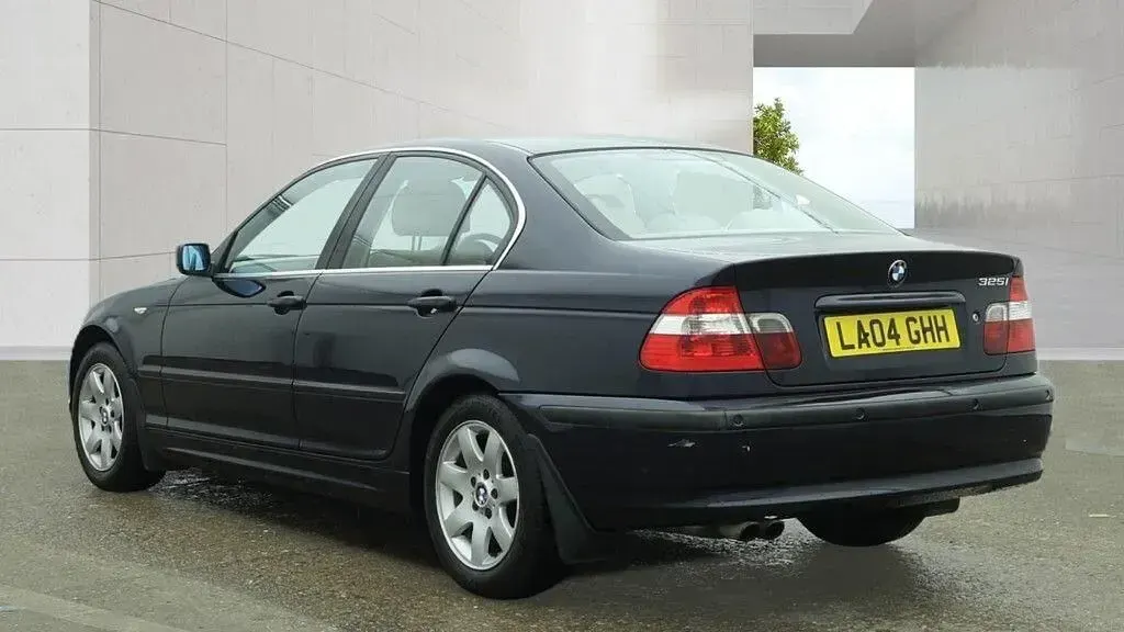 Used BMW 325 2004 Blue Sedan
