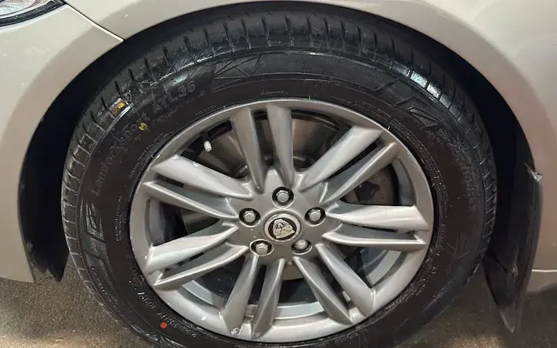 Used Jaguar XF Luxury 200 HP (147 kW) 2015 Sedan