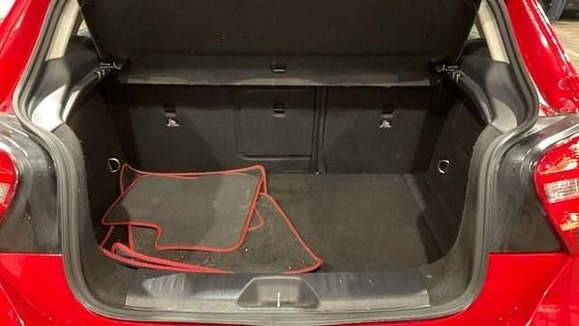 Used Mercedes A180 122 HP (89 kW) 2014 Red Hatchback