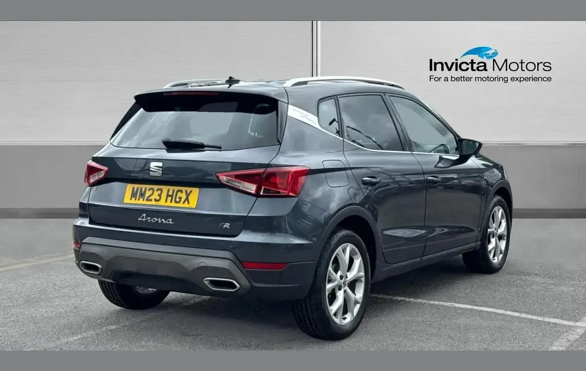 Used Seat Arona FR 110 HP (80 kW) 2023 Grey gloss/midnight black roof SUV