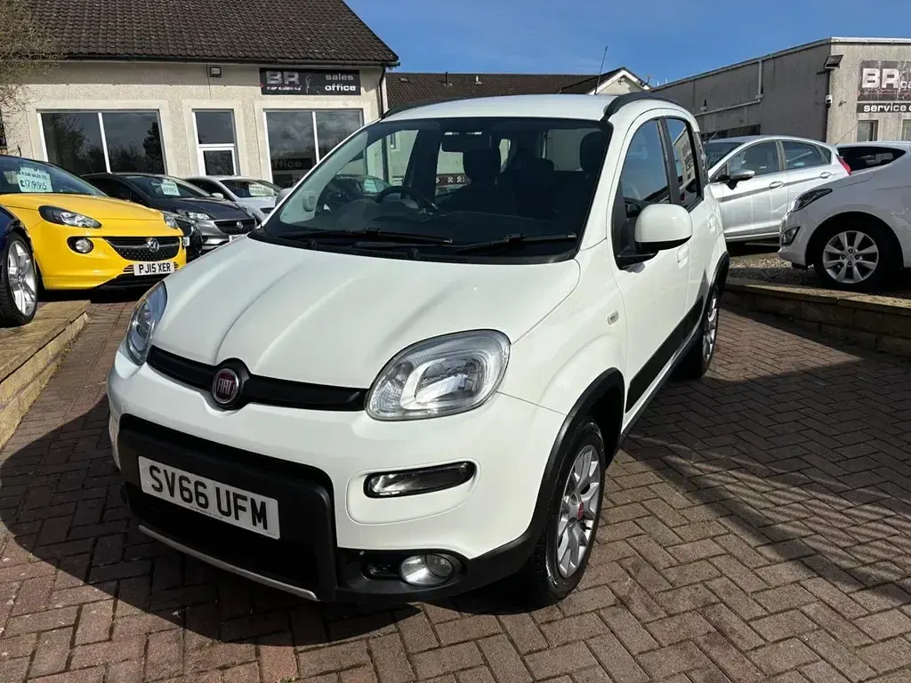 Used Fiat Panda 4x4 S 95 HP (69 kW) 2016 White Hatchback