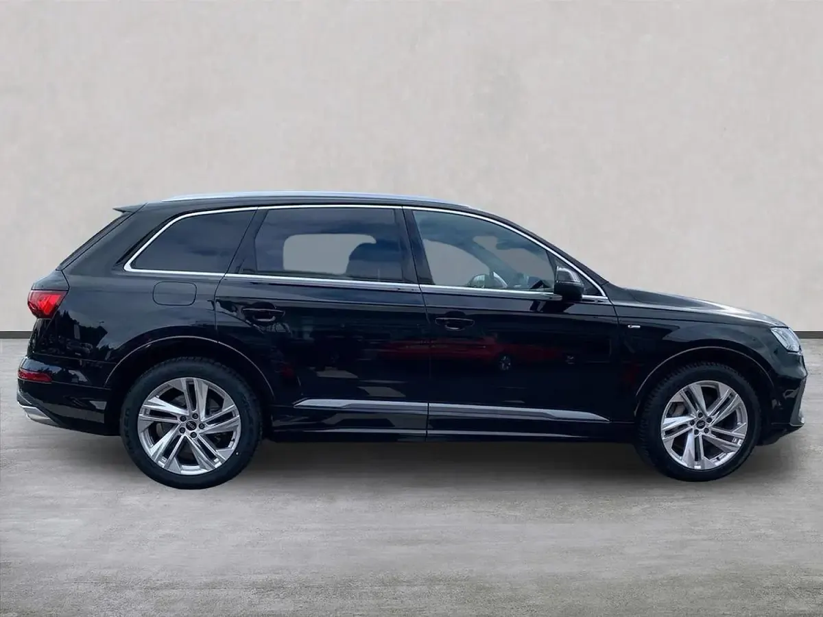 Used Audi Q7 S-Line 231 HP (169 kW) 2024 Black SUV