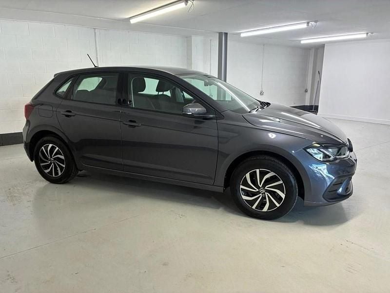 Begagnad VW Polo S 2024 Grå Halvkombi