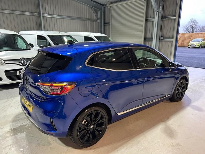 Used Renault Clio V Techno 2025 Blue Hatchback