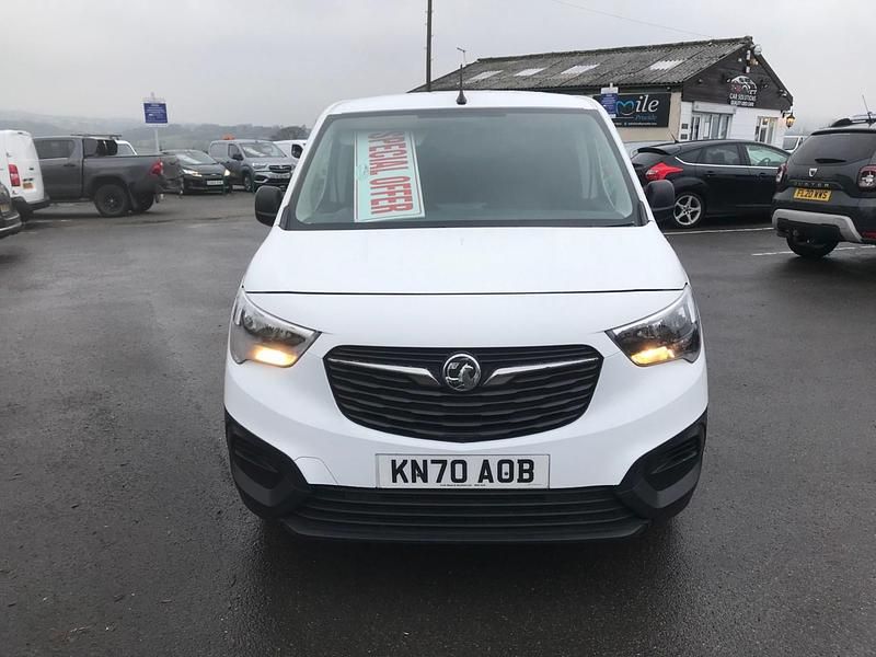 Used Vauxhall Combo Edition 100 HP (73 kW) 2020 White Van