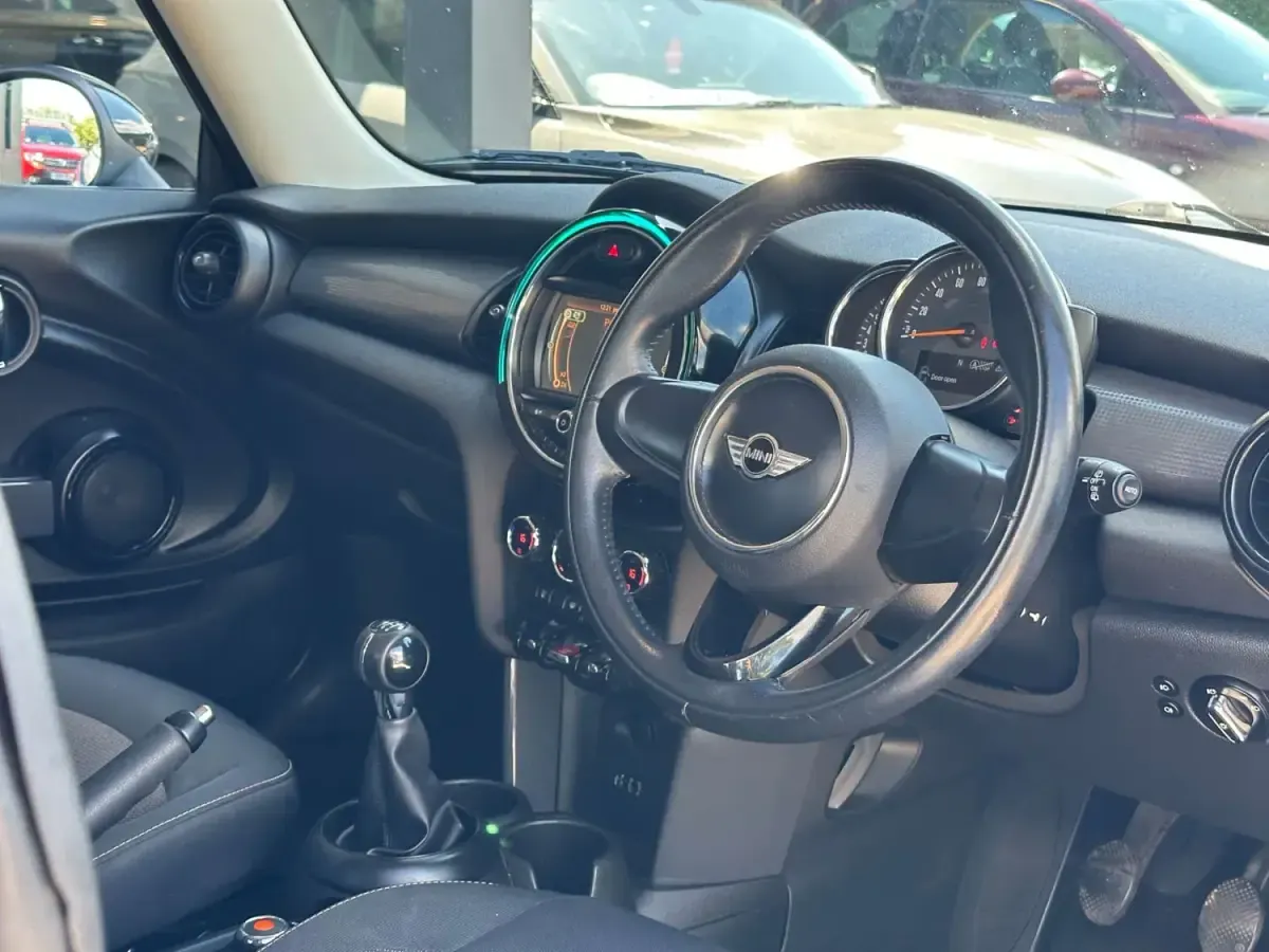 Usado Mini Cooper Hatch 2017 Azul Utilitario