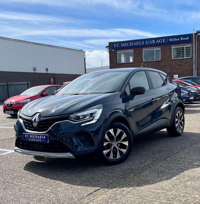 Second-hand Renault Captur Evolution 91 CP (66 kW) 2022 Albastru SUV