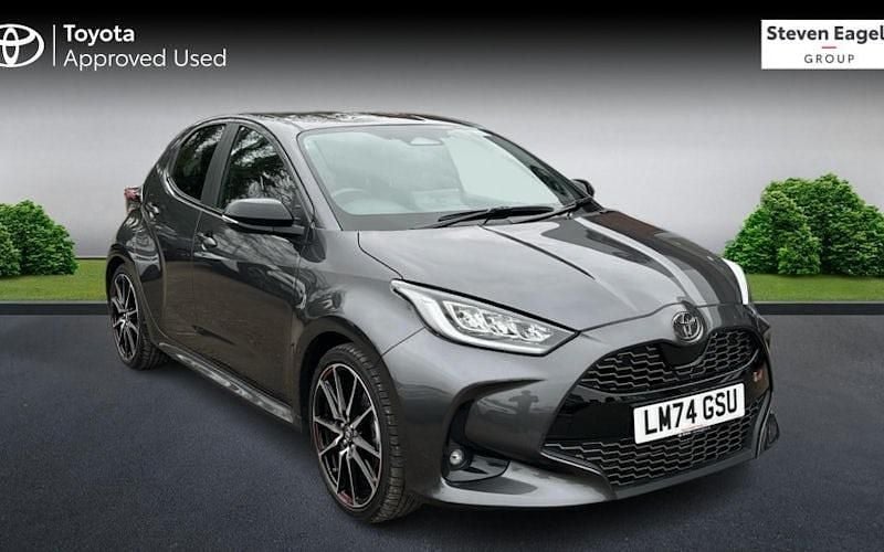 Usado Toyota Yaris Hybrid Sport 131 CV (96 kW) 2025 Utilitario