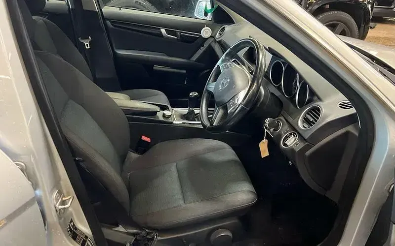 Used Mercedes C220 SE 170 HP (125 kW) 2011 Silver Sedan