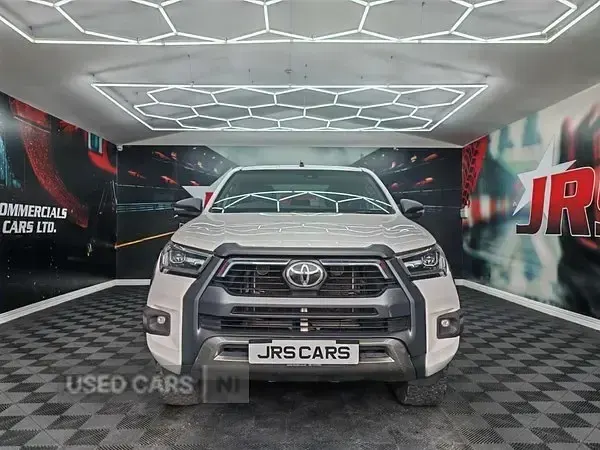 Gebraucht Toyota HiLux 204 PS (150 kW) 2021 Weiß Pickup