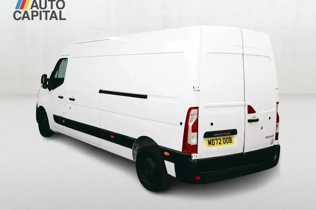 Used Renault Master Business 135 HP (99 kW) 2022 White MPV