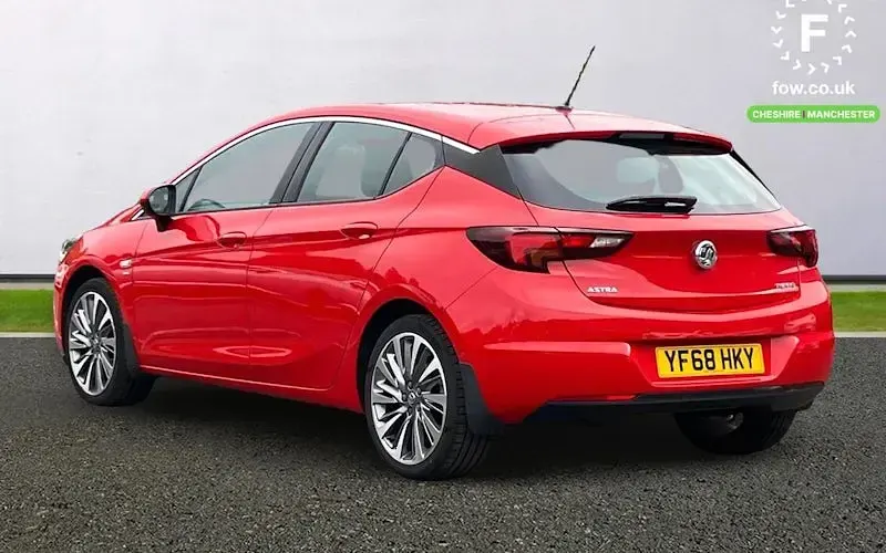 Used Vauxhall Astra SRi 150 HP (110 kW) 2018 Red Hatchback
