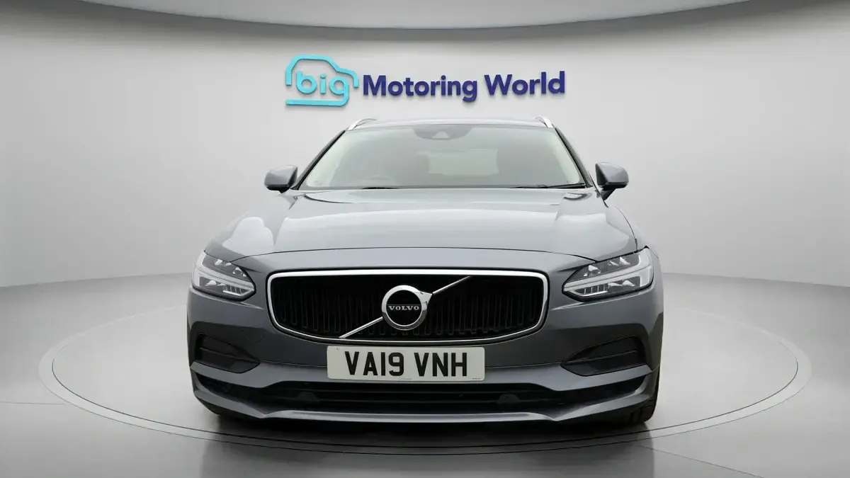 Used Volvo V90 Momentum 190 HP (139 kW) 2019 Grey Estate
