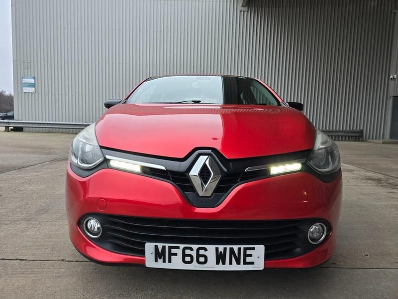 Used Renault Clio IV Dynamique 2016 Red Hatchback