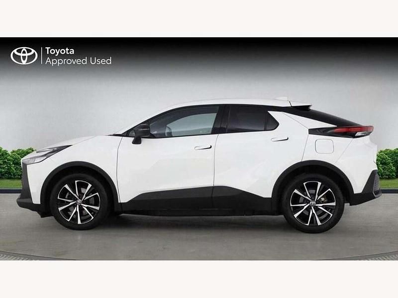 Used Toyota C-HR Design 220 HP (161 kW) 2024 White SUV