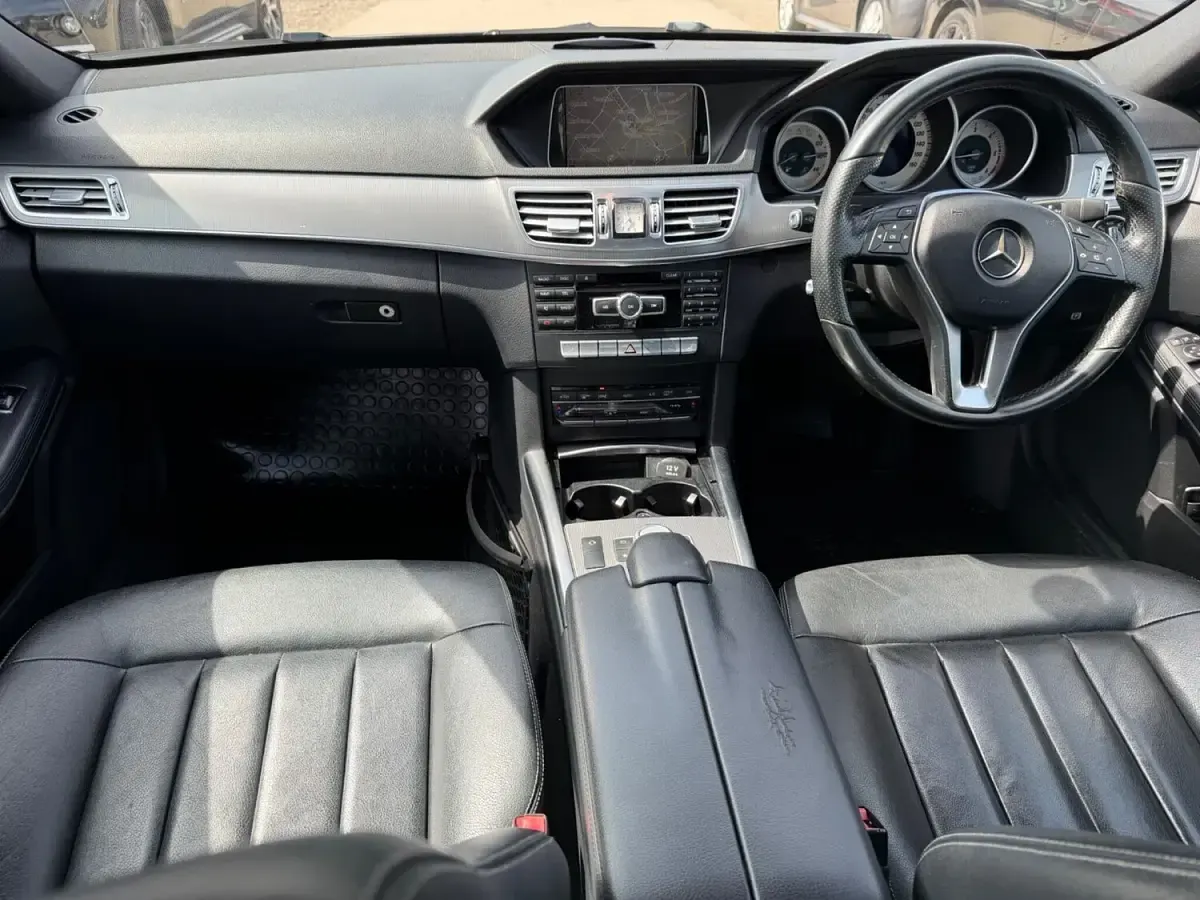 Used Mercedes E220 SE 2014 Silver Sedan